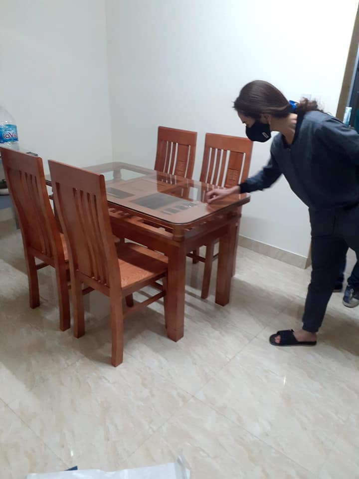 Bộ Bàn Ghế Gỗ Sồi Nga 4 Ghế Màu Cánh Dán Hải Phòng